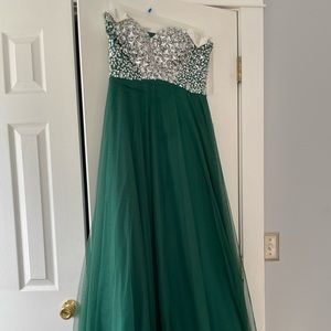 Beautiful rich green JJ House evening gown .